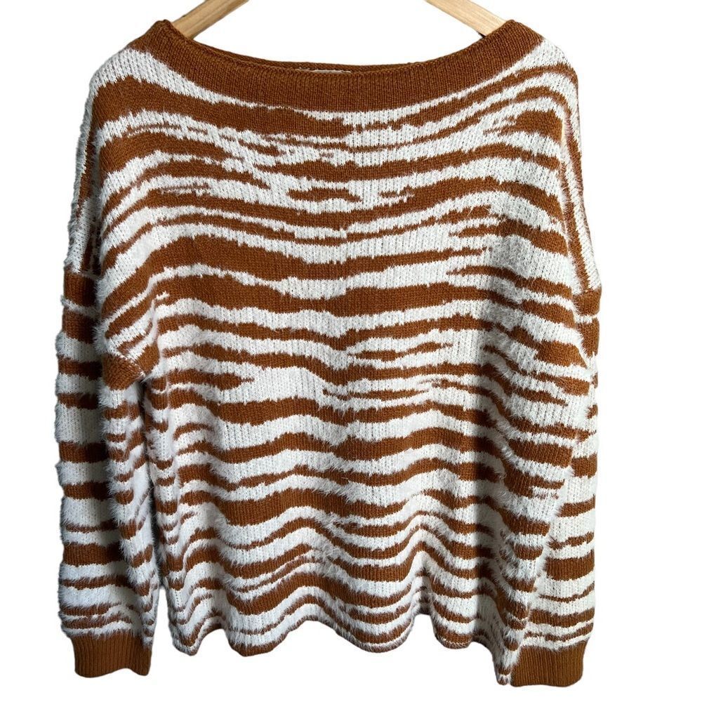 Easel Tiger Print Sweater Womens Small Pullover Long Sleeve Boatneck